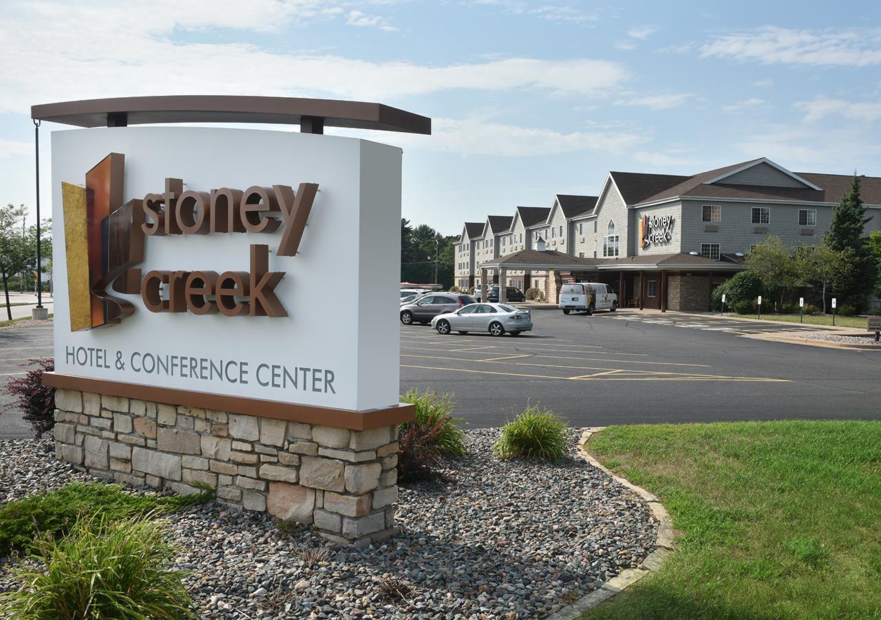 Cedar Creek Hotel Wausau - Rothschild Exterior photo